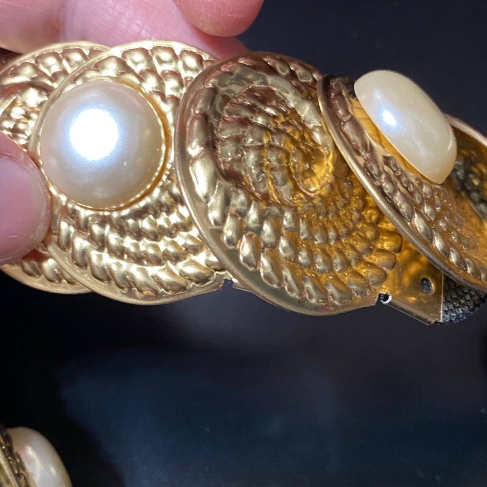 Elegant vintage Gold disk and Pearl Women's 36” stretchable belt - Picture 11 of 16